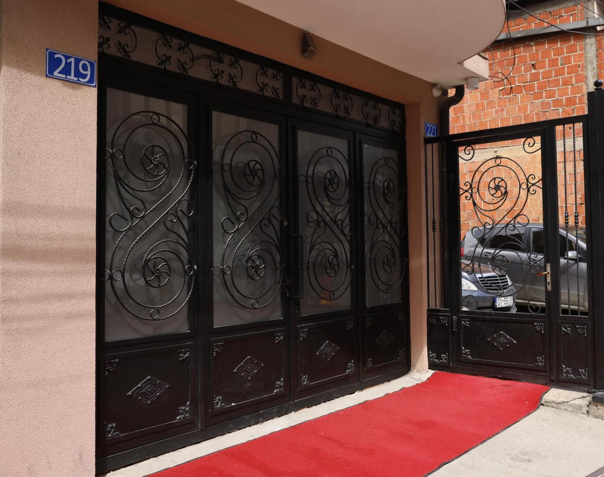 Oldtown Prishtina Apartments Pristina Kültér fotó
